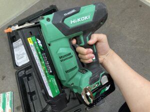 HiKOKI NT3640DA(NNK) コードレス仕上釘打機 本体のみ・ケース付 HiKOKI NT3640DA(NNK) コードレス仕上釘打機 本体のみ・ケース付