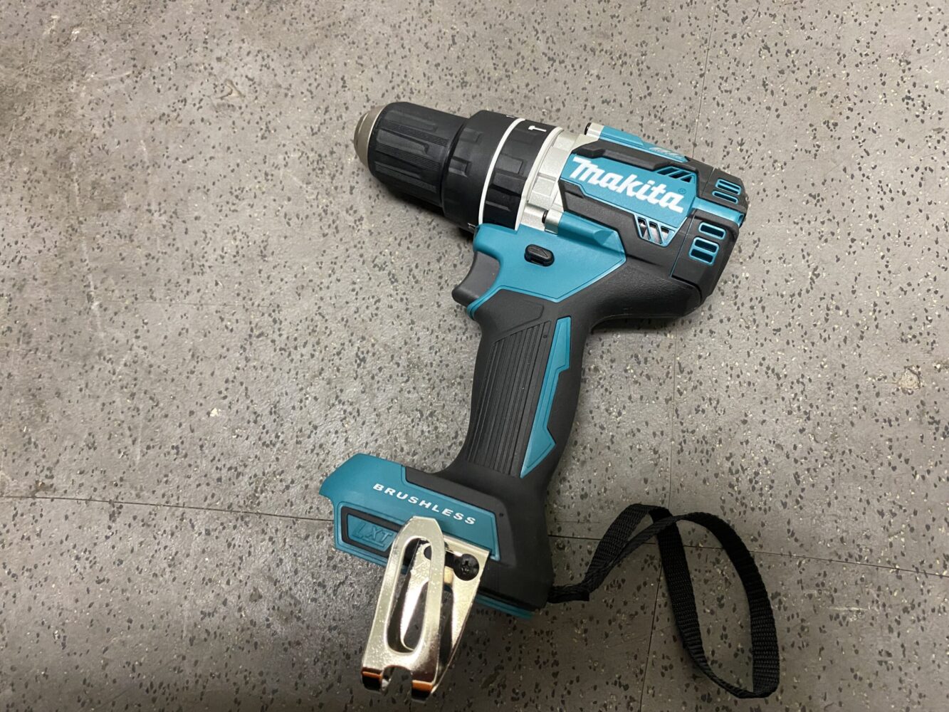 泉州地域にお住まいの職人さんからマキタ(makita)の震動ドライバドリル！HP484Dの買い取りをさせて頂きました！ | リツール